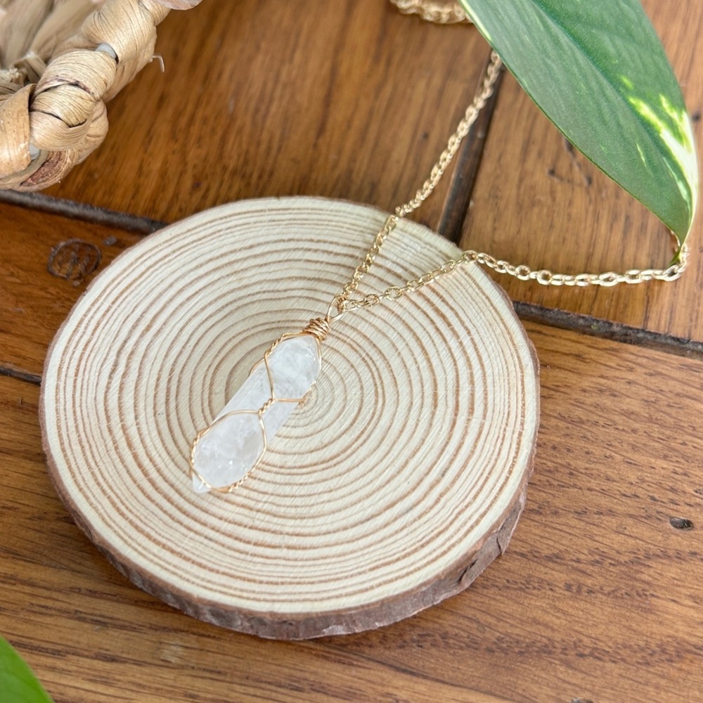 Wire Wrapped White Crystal Quartz Point Necklace Gold Tone Chain Adjustable Boho